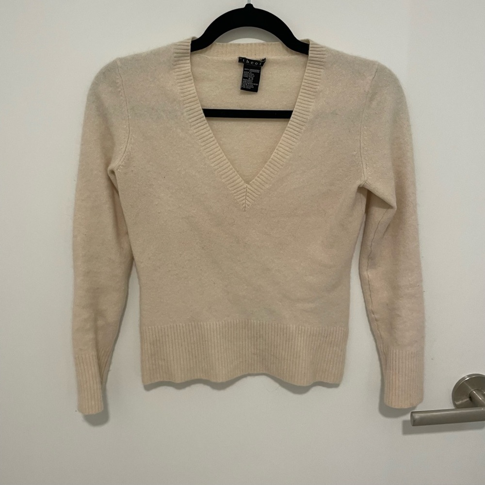 Theory 100% Cashmere Sweater